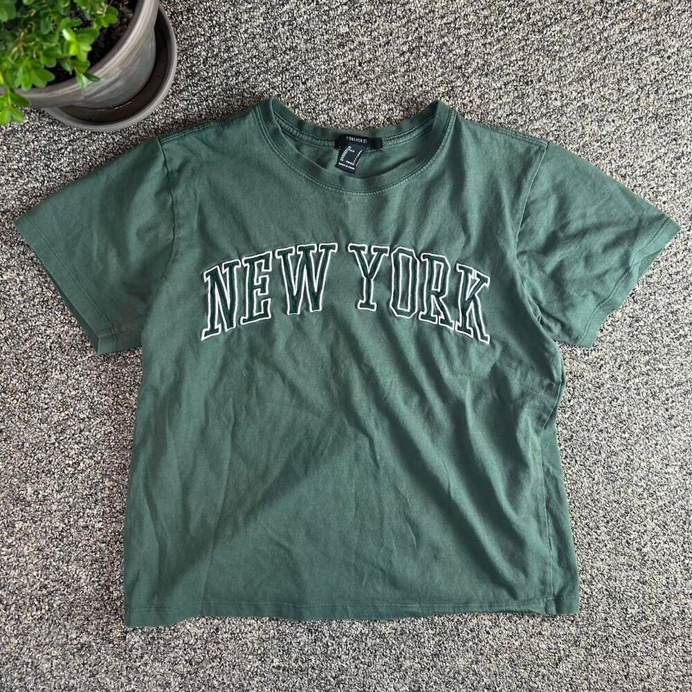 Forever 21 Green "New York" Short Sleeve Tee